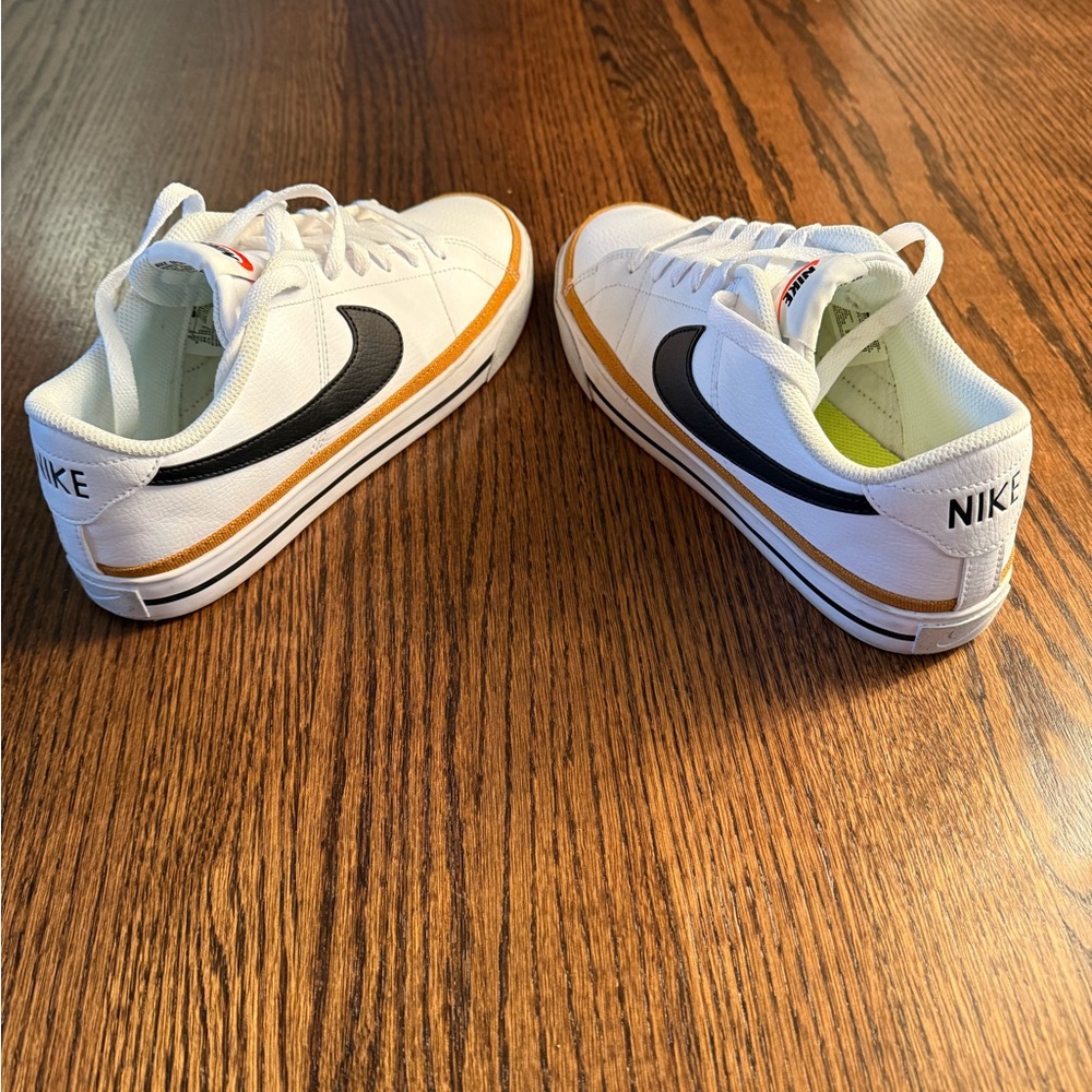 Nike White and Gold Sneakers with Black Logo - Picture 2 of 6